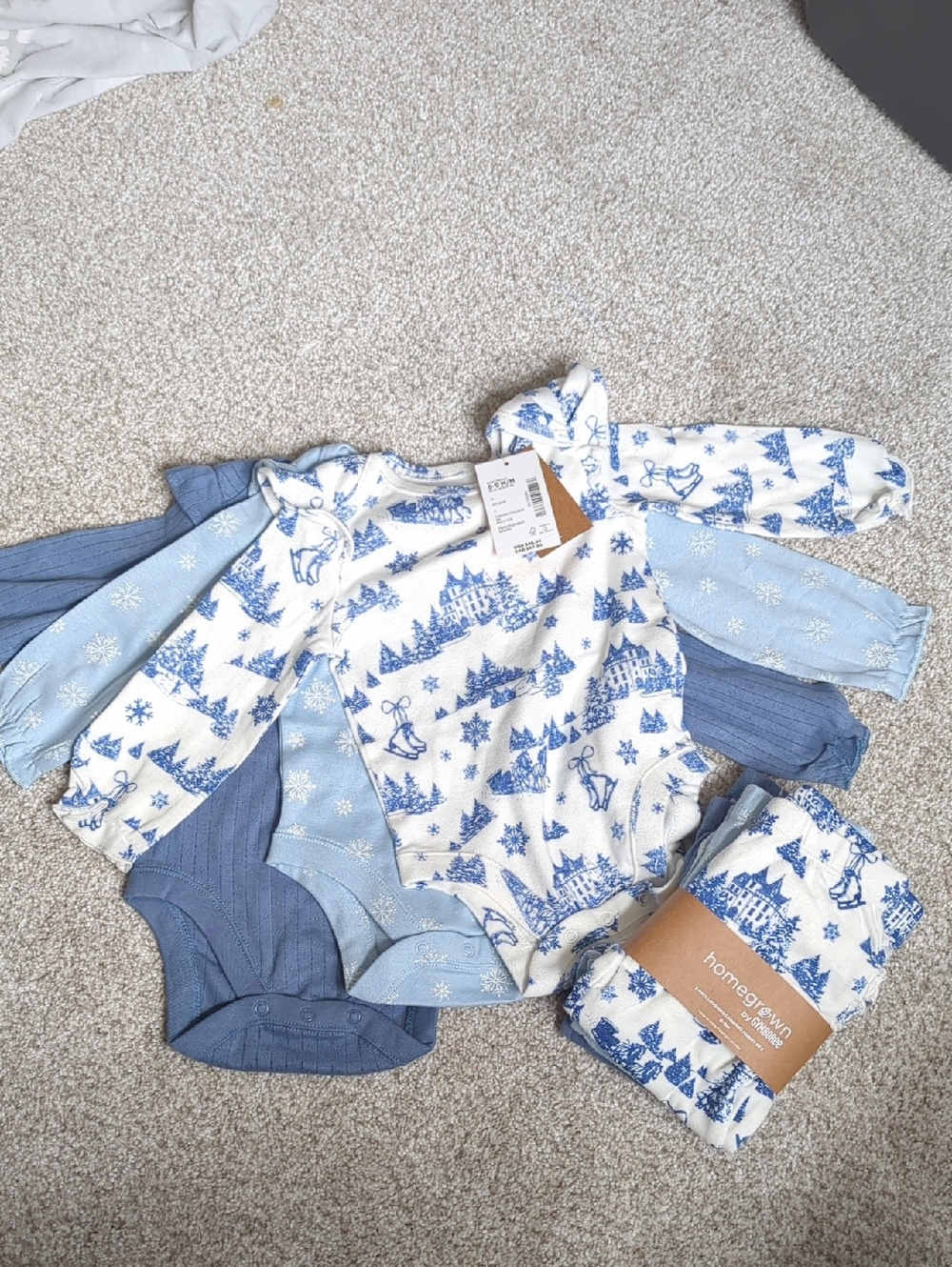 NWT Organic Cotton Blue & White Holiday Print Baby Matching Sets